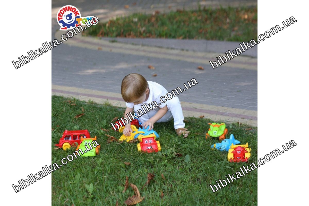 Игрушка Квадроцикл Максик ТехноК зеленого цвета 18 x 11 x 11 см из пластика для детей от 1 года, для игры дома и на улице